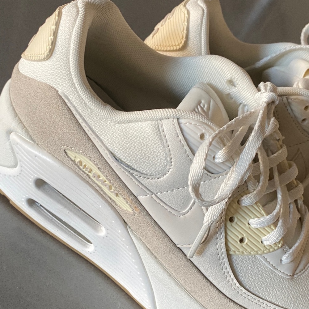 Nike Air Max Platform LIKE NEW Sneakers Athletic Street Style Bloggers 8.5 - Picture 13 of 16